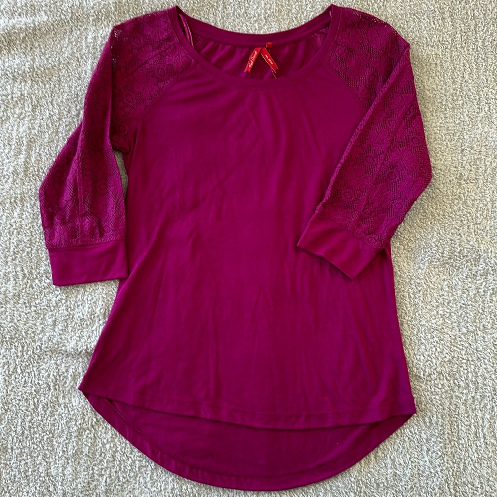 Red Camel 3/4 sleeve top NWT